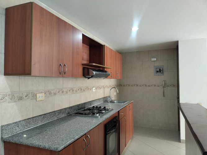 Apartamento de 3 alcobas en arriendo en El Poblado, Medellín, 83 m² · foto 8 de 15