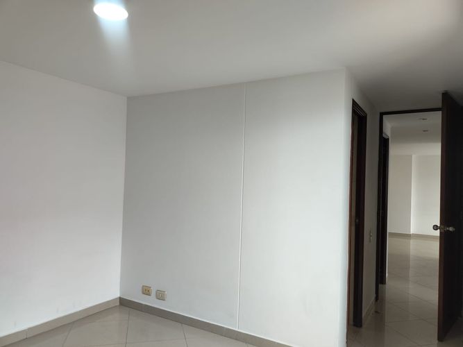 Apartamento de 3 alcobas en arriendo en El Poblado, Medellín, 83 m² · foto 13 de 15