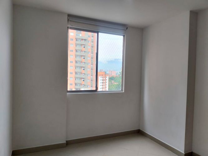 Apartamento de 3 alcobas en arriendo en El Poblado, Medellín, 83 m² · foto 14 de 15