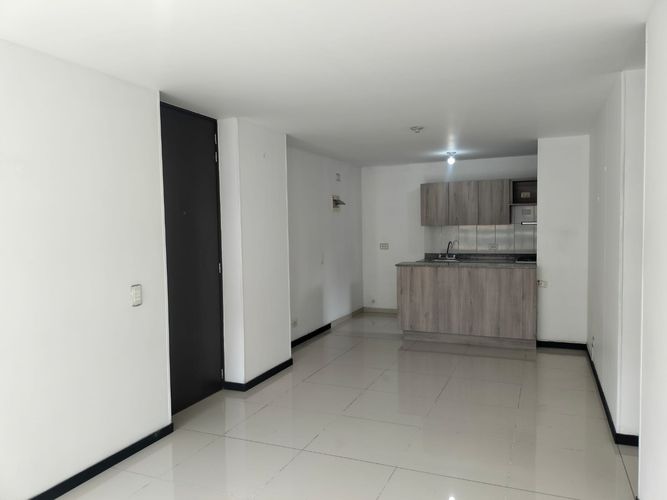 Apartamento de 3 alcobas en arriendo en El Poblado, Medellín, 74 m² · foto 3 de 17