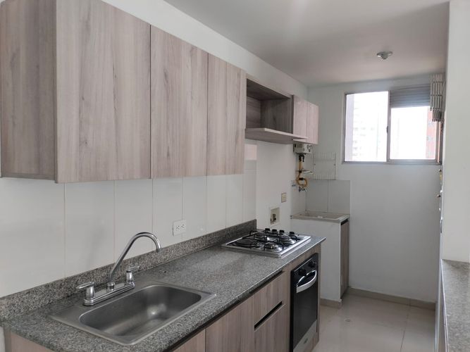 Apartamento de 3 alcobas en arriendo en El Poblado, Medellín, 74 m² · foto 4 de 17