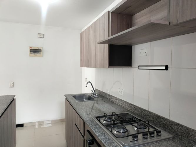 Apartamento de 3 alcobas en arriendo en El Poblado, Medellín, 74 m² · foto 6 de 17