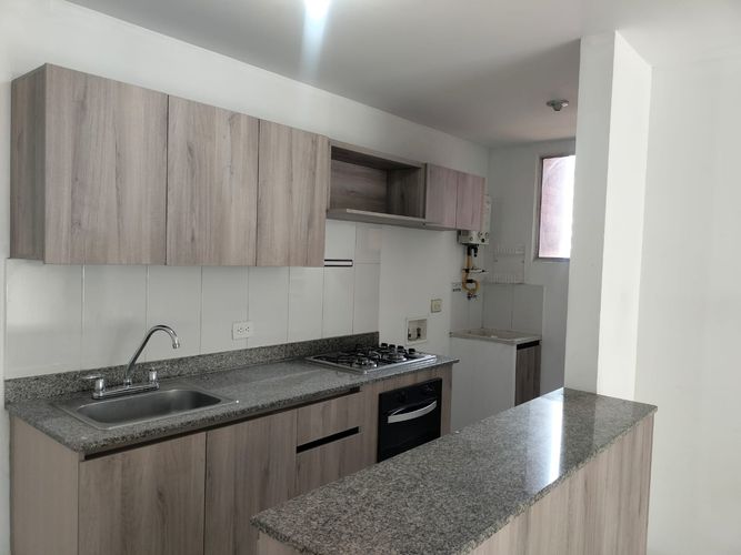Apartamento de 3 alcobas en arriendo en El Poblado, Medellín, 74 m² · foto 7 de 17
