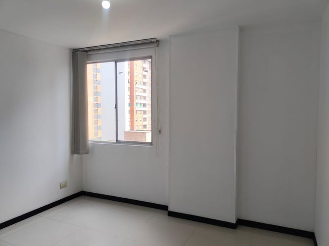 Apartamento de 3 alcobas en arriendo en El Poblado, Medellín, 74 m² · foto 8 de 17