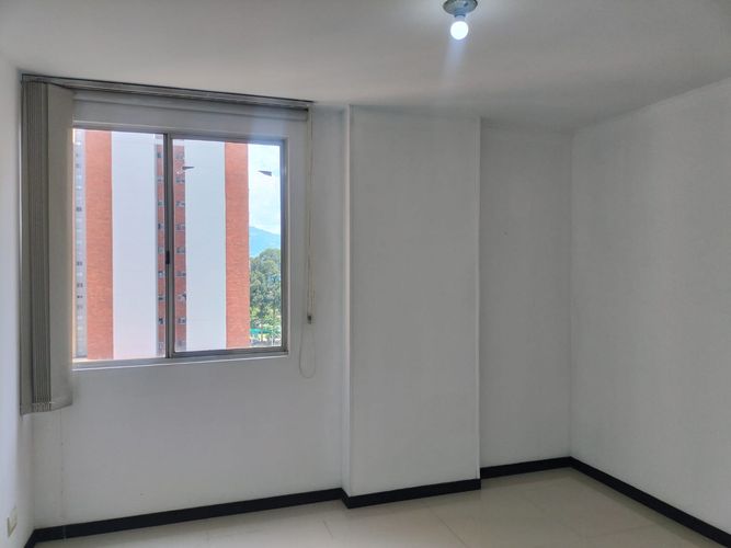 Apartamento de 3 alcobas en arriendo en El Poblado, Medellín, 74 m² · foto 11 de 17