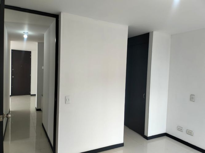 Apartamento de 3 alcobas en arriendo en El Poblado, Medellín, 74 m² · foto 13 de 17