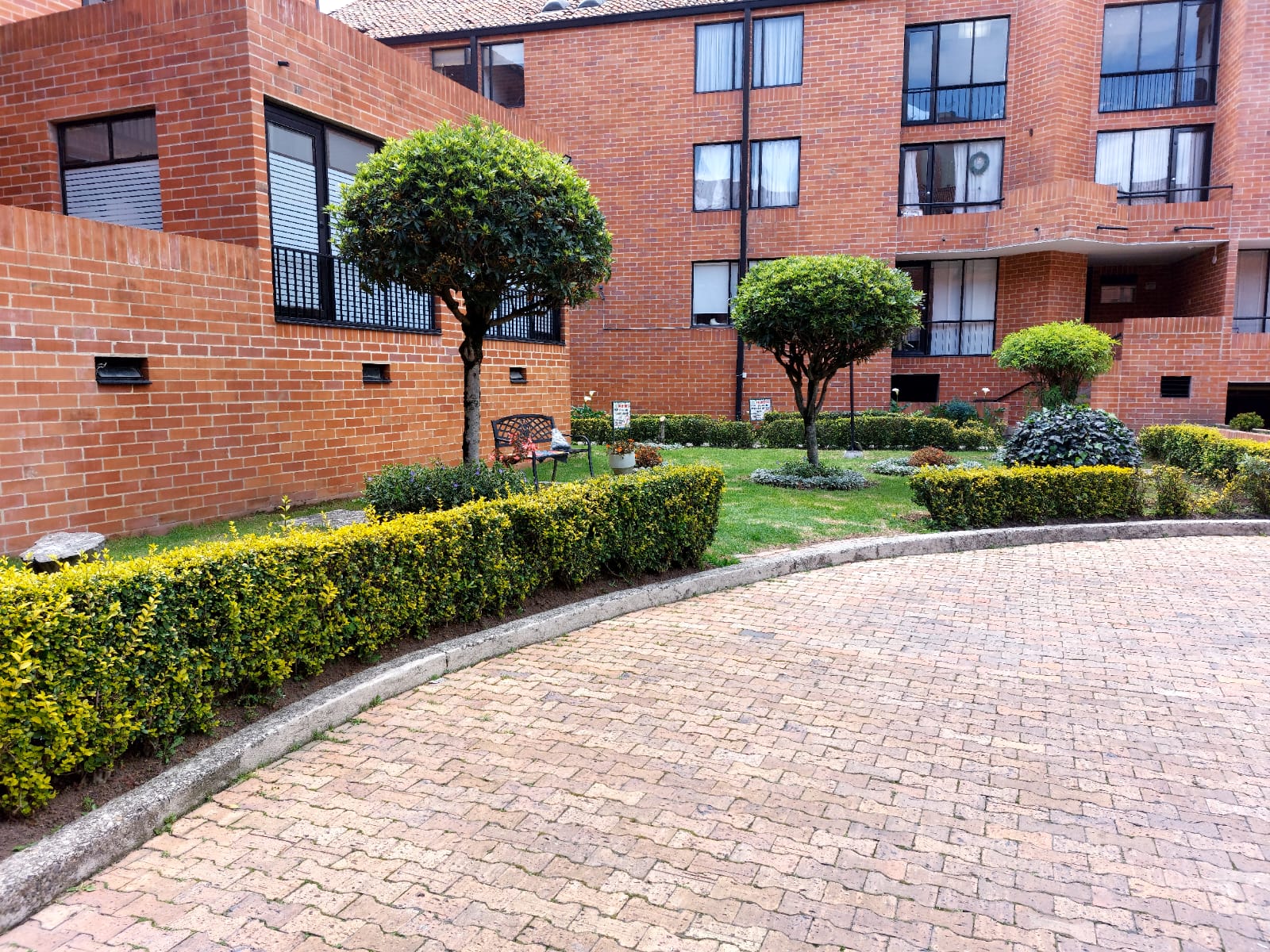 Apartamento en venta en San Antonio Nor - Occidental, Bogotá · foto 23 de 24