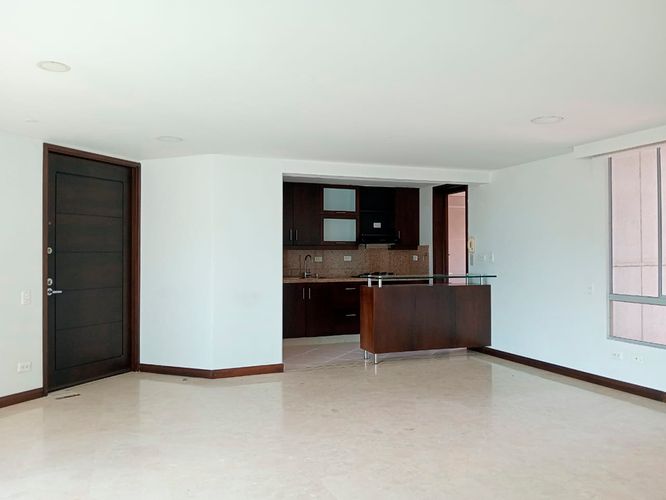 Apartamento de 3 alcobas en arriendo en Laureles, Medellín, 104 m² · foto 4 de 18