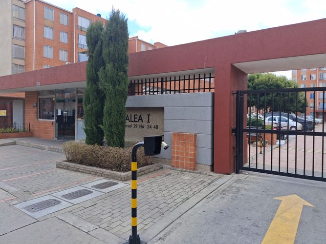 Apartamento de 3 alcobas en venta en Cr. Loto, Soacha, 53 m² · foto 2 de 11