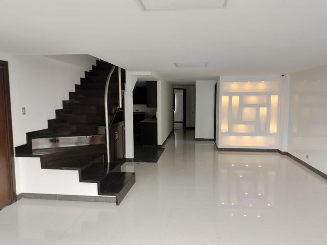 Apartamento de 3 alcobas en arriendo en Laureles, Medellín, 184 m² · foto 2 de 20