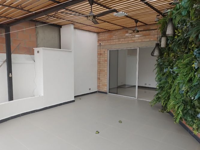 Apartamento de 3 alcobas en arriendo en Laureles, Medellín, 184 m² · foto 19 de 20