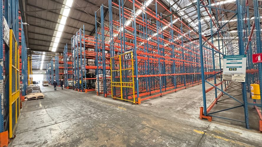 Bodega en arriendo en Salomia, Cali · foto 2 de 24