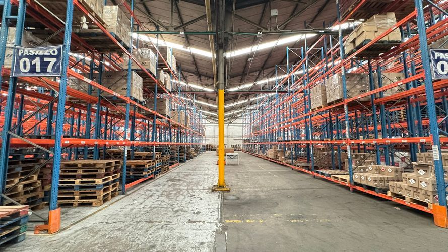 Bodega en arriendo en Salomia, Cali · foto 8 de 24