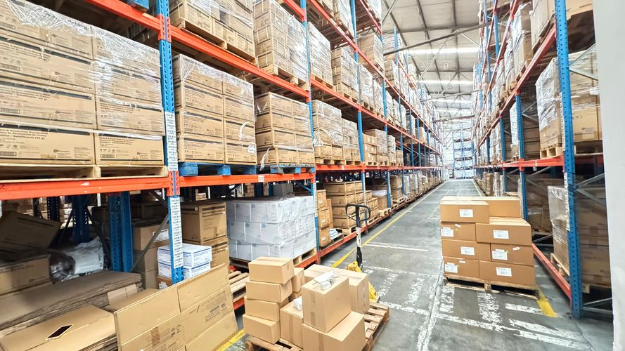 Bodega en arriendo en Salomia, Cali · foto 9 de 24
