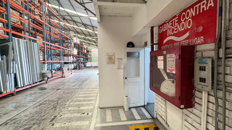 Bodega en arriendo en Salomia, Cali · foto 13 de 24