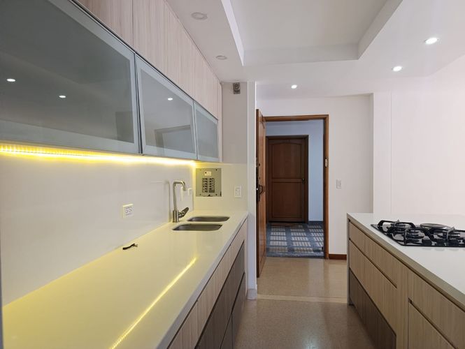 Apartamento de 3 alcobas en arriendo en Los Balsos, Medellín, 130 m² · foto 7 de 19