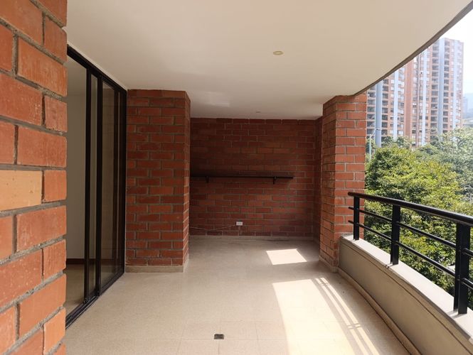 Apartamento de 3 alcobas en arriendo en Los Balsos, Medellín, 130 m² · foto 19 de 19