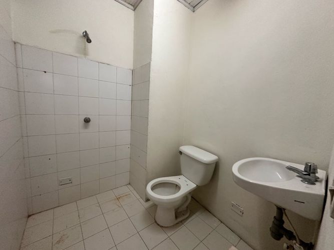 Local en arriendo en Manchester, Bello, 180 m² · foto 3 de 4