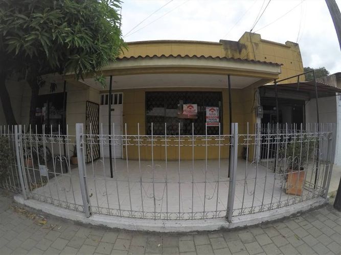 Casa en venta en Urb. Rosendo Garces, Montería, 287 m² · foto 2 de 4
