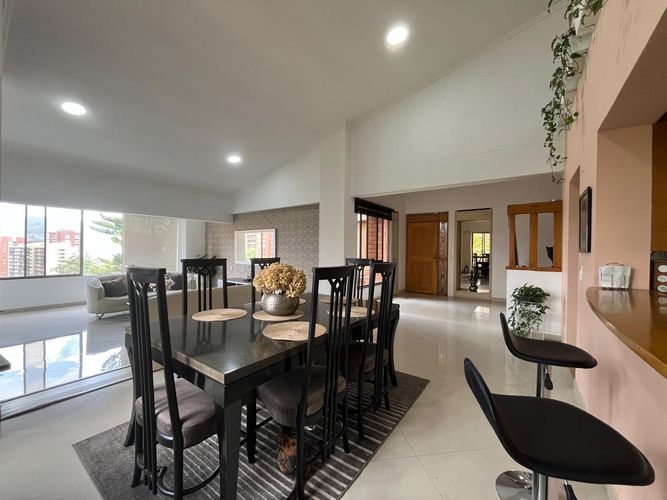 Apartamento de 4 alcobas en venta en El Poblado, Medellín, 265 m² · foto 4 de 20