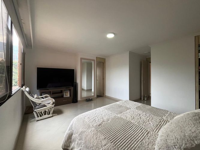 Apartamento de 4 alcobas en venta en El Poblado, Medellín, 265 m² · foto 13 de 20