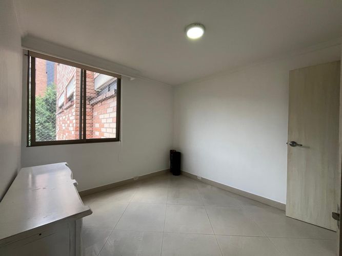 Apartamento de 4 alcobas en venta en El Poblado, Medellín, 265 m² · foto 14 de 20