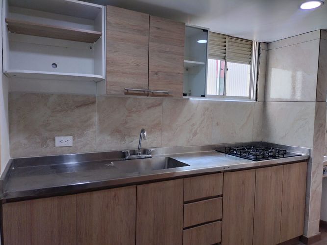 Apartamento de 3 alcobas en arriendo en El Poblado, Medellín, 73 m² · foto 5 de 17