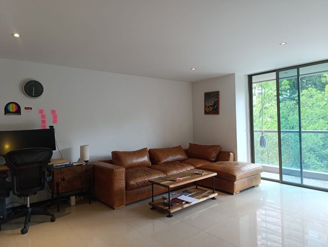 Apartamento de 2 alcobas en arriendo en El Poblado, Medellín, 104 m² · foto 2 de 14