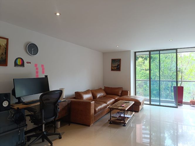 Apartamento de 2 alcobas en arriendo en El Poblado, Medellín, 104 m² · foto 3 de 14