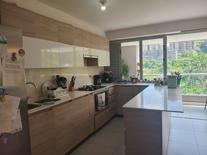 Apartamento de 2 alcobas en arriendo en El Poblado, Medellín, 94 m² · foto 5 de 18