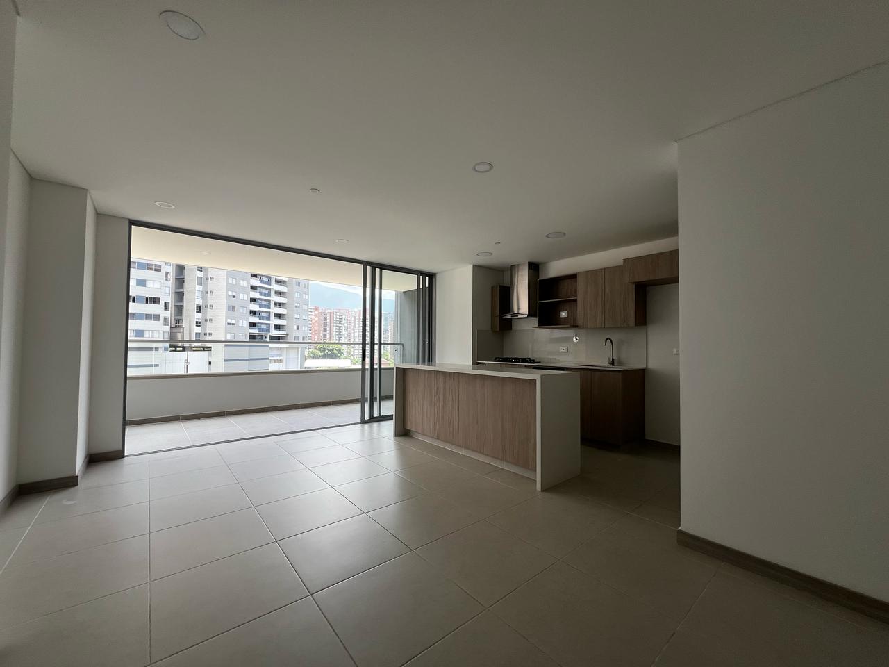 Apartamento en arriendo en Cumbres, Envigado · foto 2 de 18
