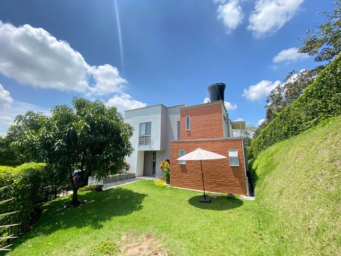 Casa de 5 alcobas en venta en Peon, Jamundí, 300 m² · foto 3 de 24