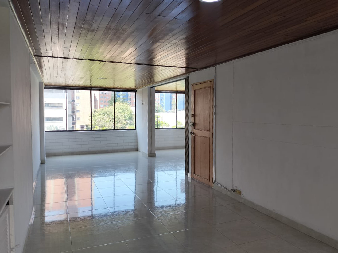 Apartamento en venta en El Poblado, Medellín · foto 2 de 17