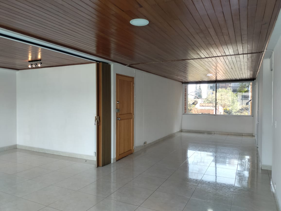 Apartamento en venta en El Poblado, Medellín · foto 3 de 17