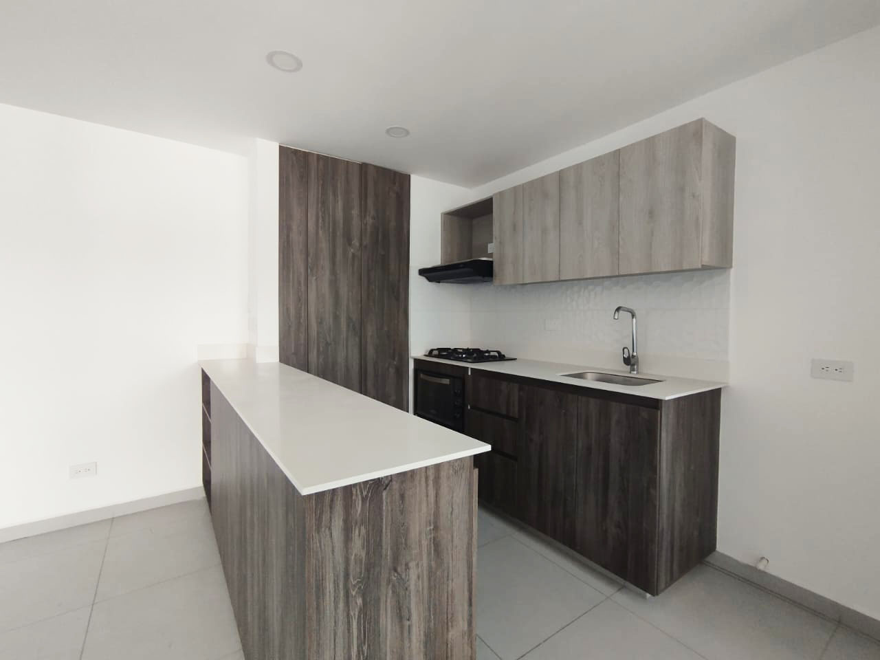 Apartamento en venta en El Poblado, Medellín · foto 7 de 16