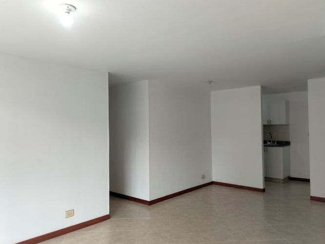 Apartamento de 2 alcobas en arriendo en El Poblado, Medellín, 74 m² · foto 2 de 13