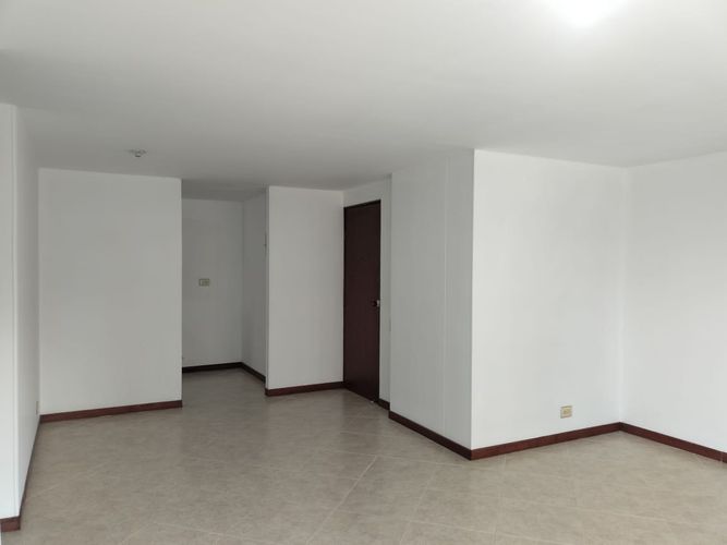 Apartamento de 2 alcobas en arriendo en El Poblado, Medellín, 74 m² · foto 3 de 13