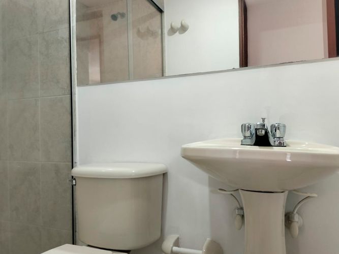 Apartamento de 2 alcobas en arriendo en El Poblado, Medellín, 74 m² · foto 11 de 13