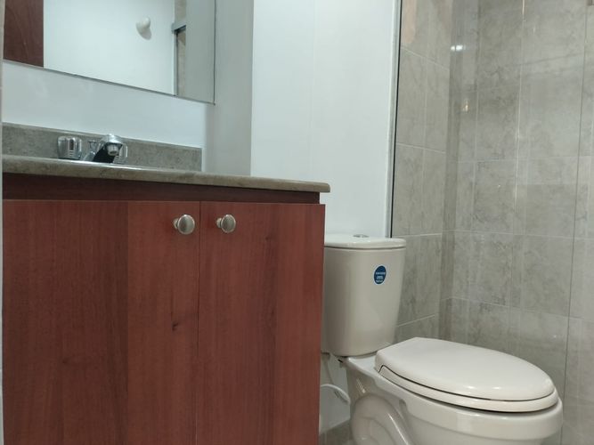 Apartamento de 2 alcobas en arriendo en El Poblado, Medellín, 74 m² · foto 12 de 13