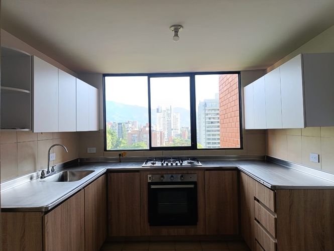 Apartamento de 3 alcobas en arriendo en Los Balsos, Medellín, 153 m² · foto 18 de 20