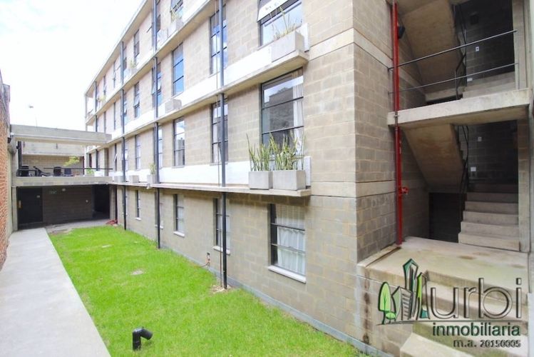 Apartaestudio en venta en Las Cruces, Bogotá, 38 m² · foto 2 de 15