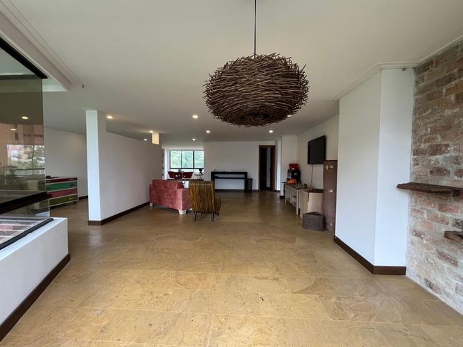 Apartamento de 3 alcobas en arriendo en El Poblado, Medellín, 210 m² · foto 4 de 19