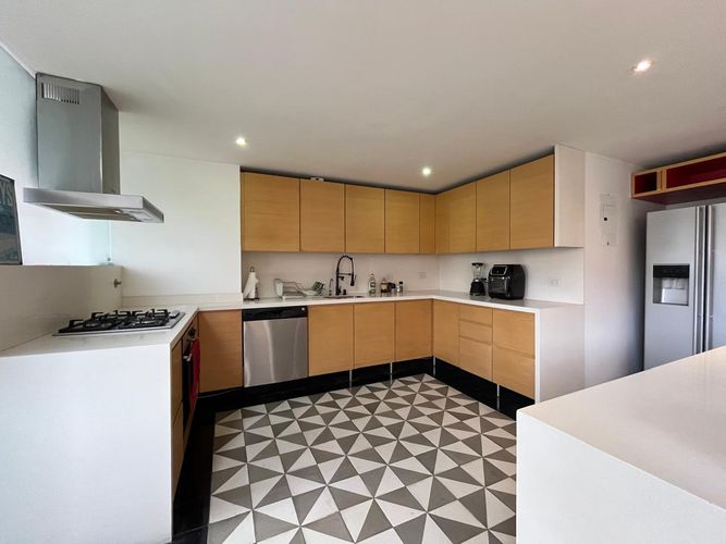 Apartamento de 3 alcobas en arriendo en El Poblado, Medellín, 210 m² · foto 6 de 19