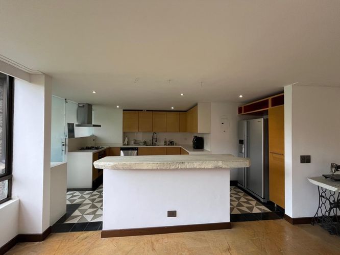 Apartamento de 3 alcobas en arriendo en El Poblado, Medellín, 210 m² · foto 13 de 19