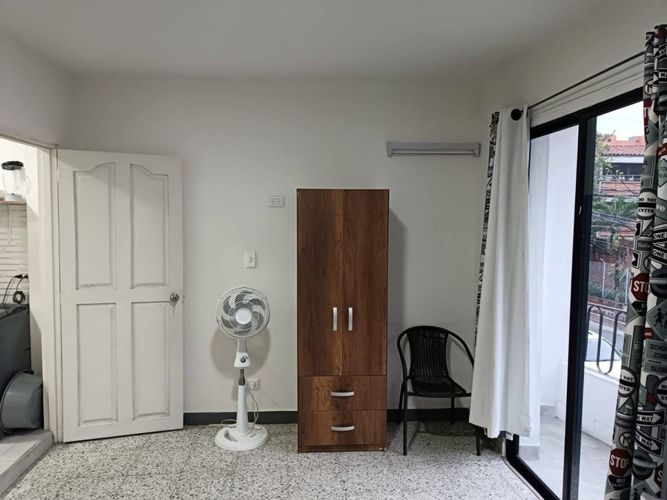Apartaestudio en venta en La Castellana, Medellín, 33 m² · foto 2 de 13