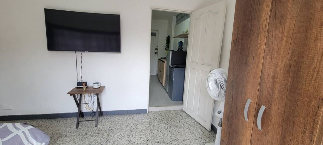 Apartaestudio en venta en La Castellana, Medellín, 33 m² · foto 3 de 13