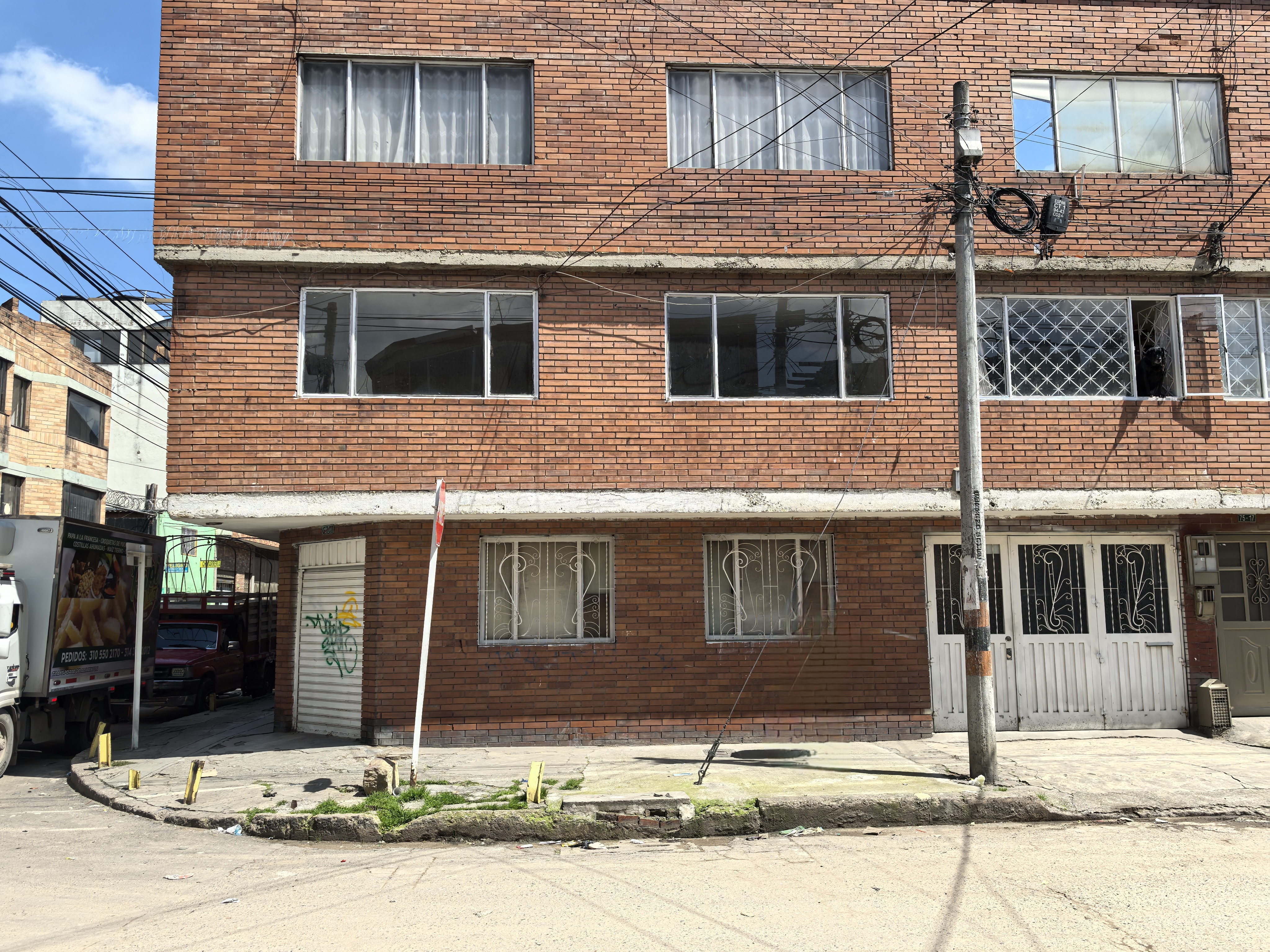 Casa en venta en Las Ferias, Bogotá · foto 2 de 23