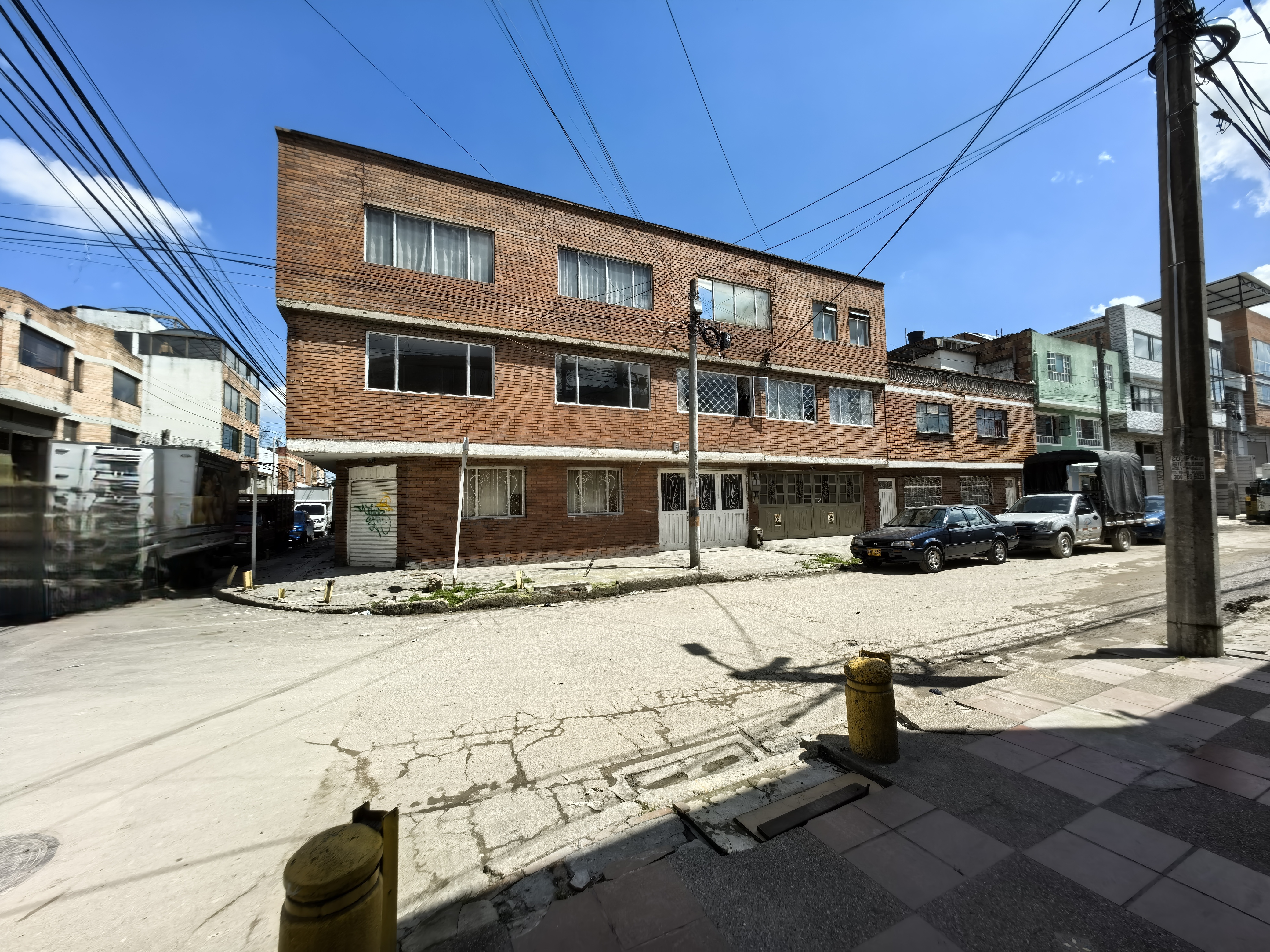 Casa en venta en Las Ferias, Bogotá · foto 3 de 23