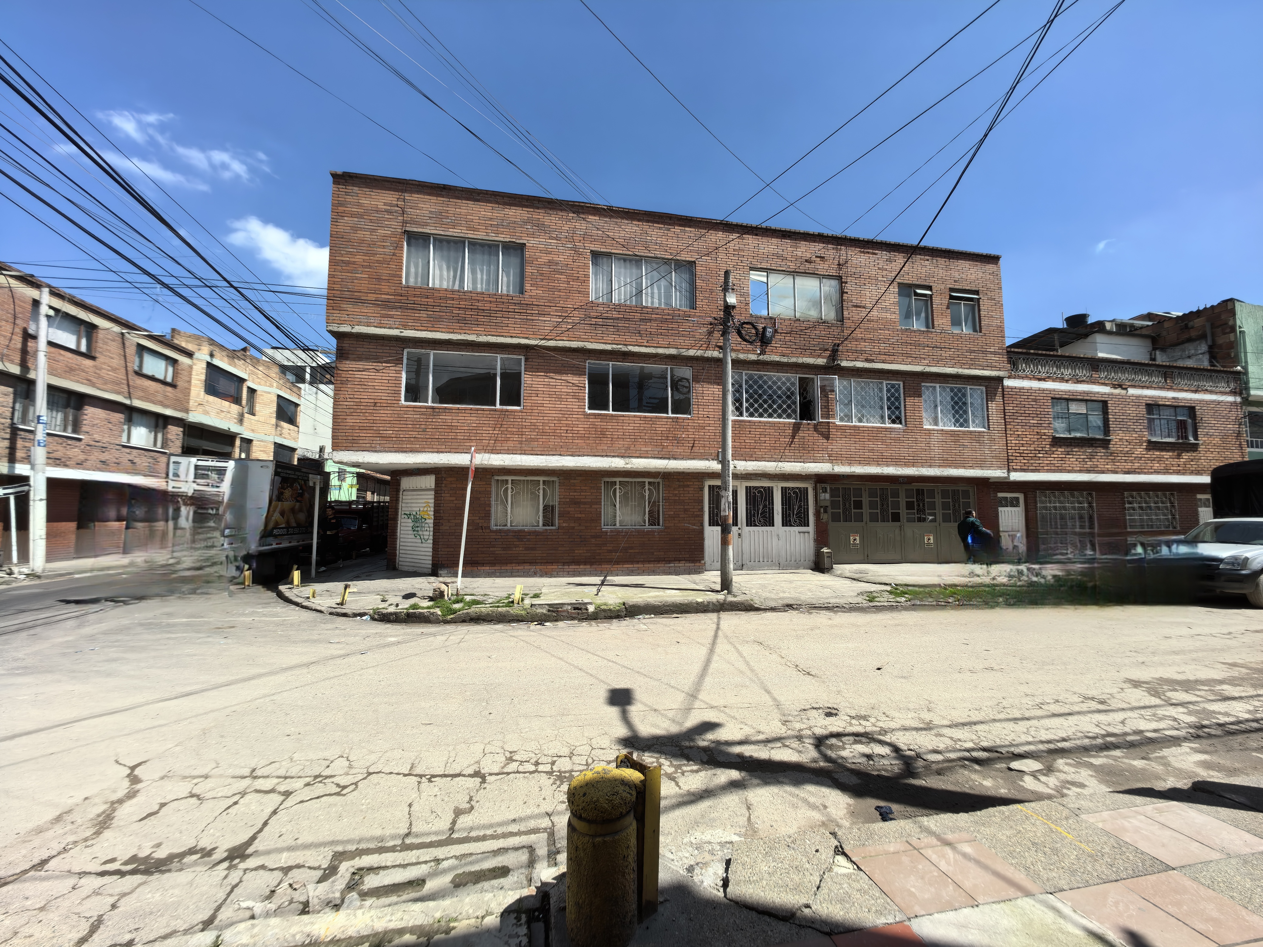 Casa en venta en Las Ferias, Bogotá · foto 4 de 23