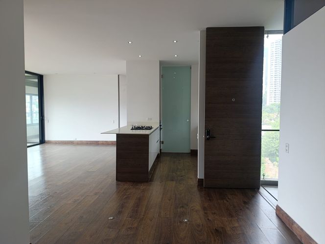 Apartamento de 2 alcobas en arriendo en El Poblado, Medellín, 112 m² · foto 3 de 18